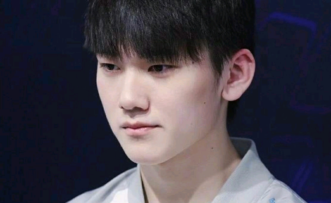 四年前的今天，TES拿到了队史首冠——2020季中杯冠军